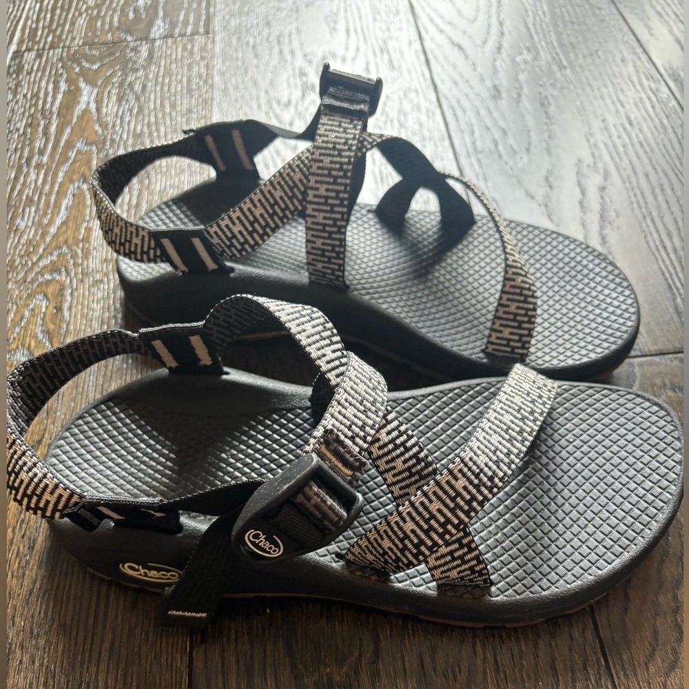 CHACO || SANDALS